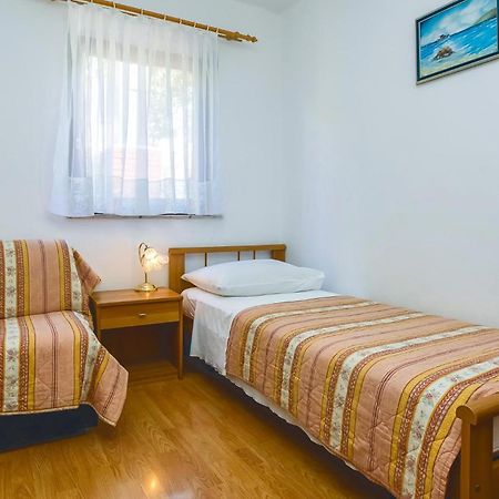 Cozy Apartment In Lokva Rogoznica With Wifi Екстер'єр фото