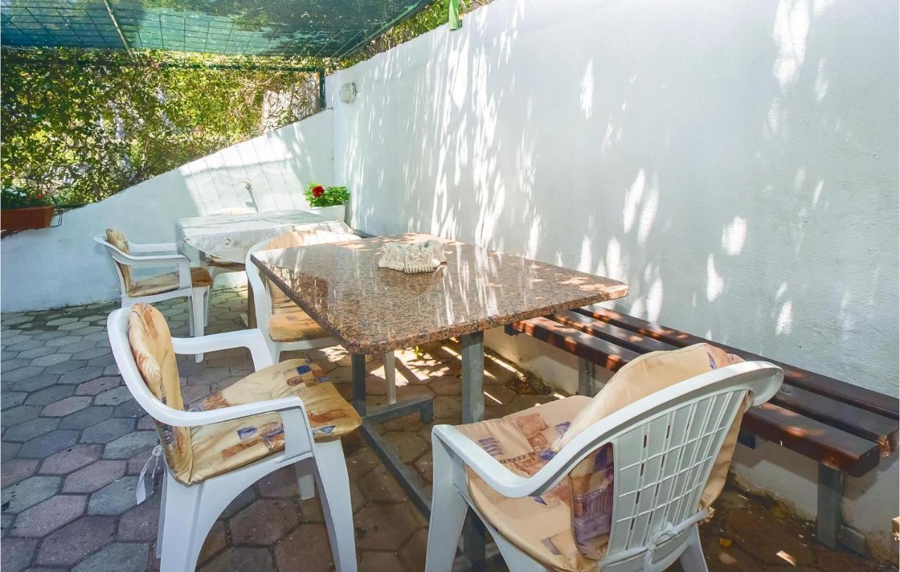 Cozy Apartment In Lokva Rogoznica With Wifi Екстер'єр фото